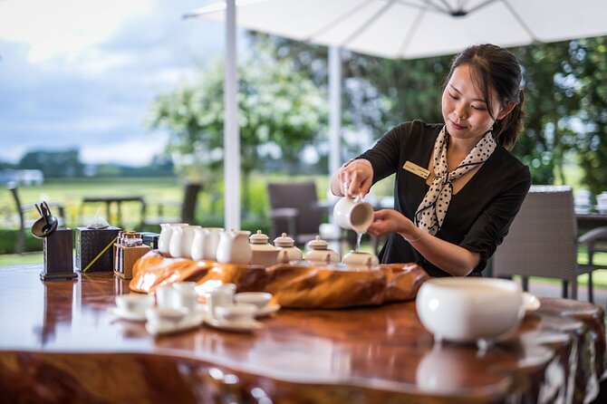 Private tour from Auckland - Waitomo Glowworm Caves, Zealong Tea & Kiwi Bird - Your Driver-Guide and the Benefit of Real Personal Attention