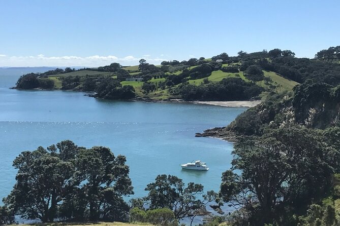 Private Waiheke Food & Wine Tour - Stop 2: Mudbrick and up to three vineyard tastings, with lunch