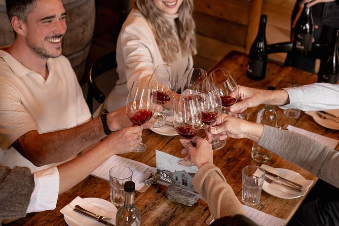 Queenstown Classic Wine Tour: 3 Winery Visits, Cave Tour & Cheese - Stop 1 at Kinross: setting the tone with tastings