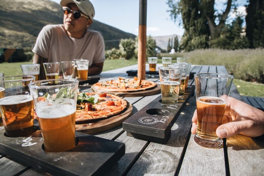 Queenstown: Craft Beer Brewery Tour with Lunch - Meeting Lewis: your local guide makes the beer feel personal