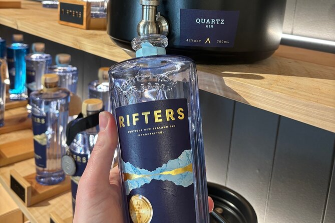 Queenstown Gin, Wine & Beer Tour | Adults Only - What makes the guides matter (Emma and Lee included)