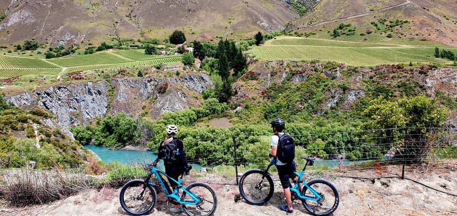 Queenstown: Guided E-Bike Tour with Winery Visits & Tastings - Kawarau Bridge Historic Reserve: seeing the world first commercial bungy bridge