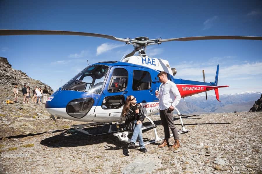 Queenstown: Helicopter & Wine Tasting Tour - Helicopter flight over Gibbston, plus the bubbles at altitude