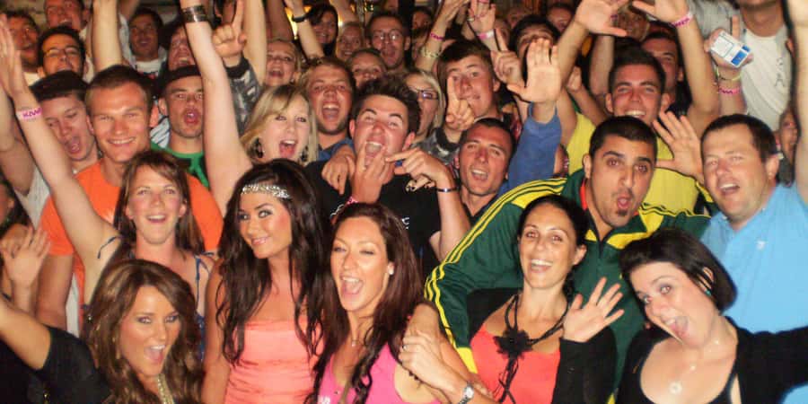 Queenstown: Ice Bar Crawl - Meet at The London Bar, next door to Fergburger