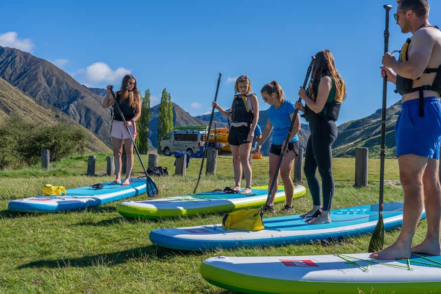 Queenstown: Kayaking or SUP Experience on Moke Lake - Gear, rules, and the safety briefing that actually helps