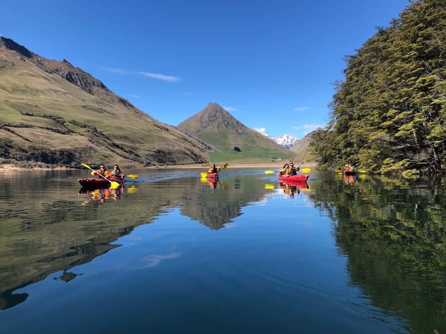 Queenstown: Kayaking or SUP Experience on Moke Lake - Getting there smoothly, with a minibus or self-drive to 130 Lake Esplanade
