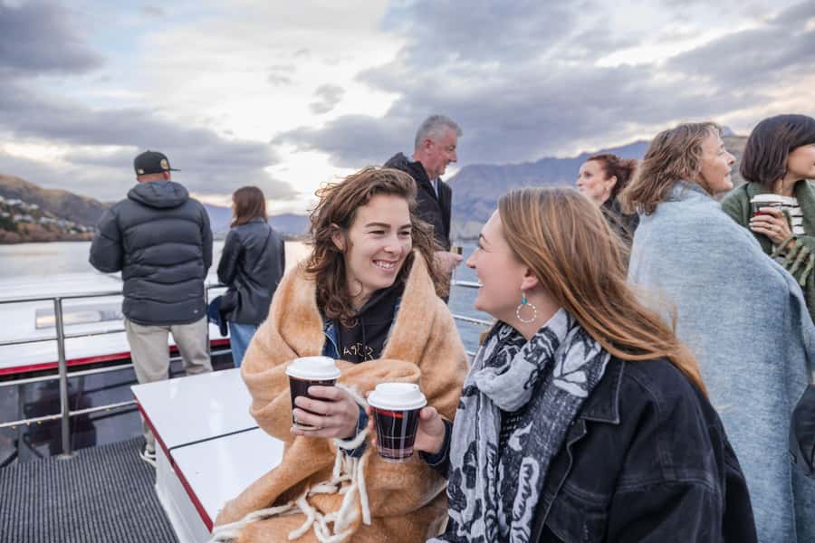 Queenstown: Lake Wakatipu Scenic Cruise - Live commentary you can follow, plus moments made for photos