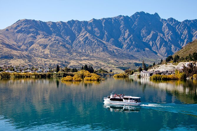 Queenstown: Lake Wakatipu Scenic Cruise (90 Minutes) - Queenstown Bay to Kelvin Heights: shoreline views, Central from the water, and golf-course angles