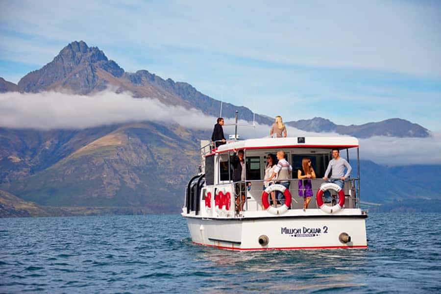 Queenstown: Lake Wakatipu Scenic Cruise - Boarding at Queenstown’s main jetty, then settling in