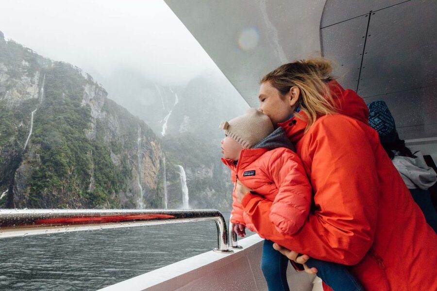 Queenstown: Milford Sound Coach & Cruise Full-Day Trip - Te Anau and the “pause points” that make the long drive feel shorter