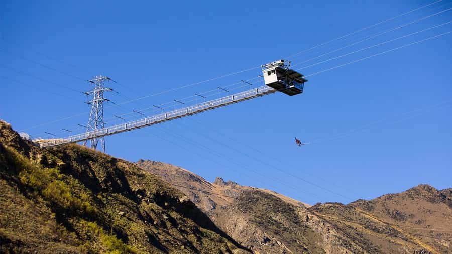 Queenstown: Nevis Canyon Swing - 70m Free-Fall! - The actual Nevis Canyon ride: 70m drop, 300m arc, and the rebound