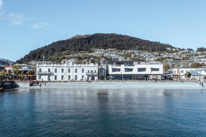 Queenstown Progressive Dinner & Wine Tour | 3 Stunning Locations - The Guide and the Group Size: Why the Night Feels Personal