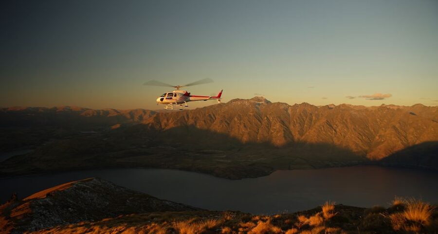 Queenstown: Remarkables Helicopter Flight & Alpine Landing - Remarkables Spur Flight Route: Queenstown and Wakatipu Basin from above