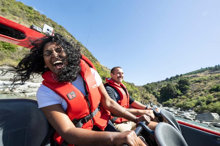 Queenstown: Shotover River Extreme Jet Boat Experience - The 25-Minute Jet Boat Experience: Speed, Rapids, and Repeated Spins