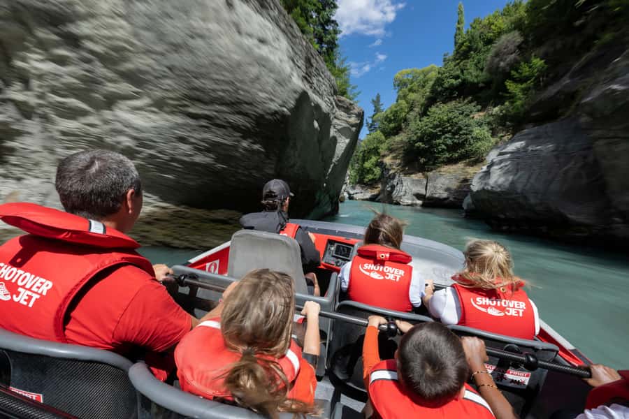 Queenstown: Shotover River Extreme Jet Boat Experience - The Onboard Commentary: River, Rocks, and Cultural Notes
