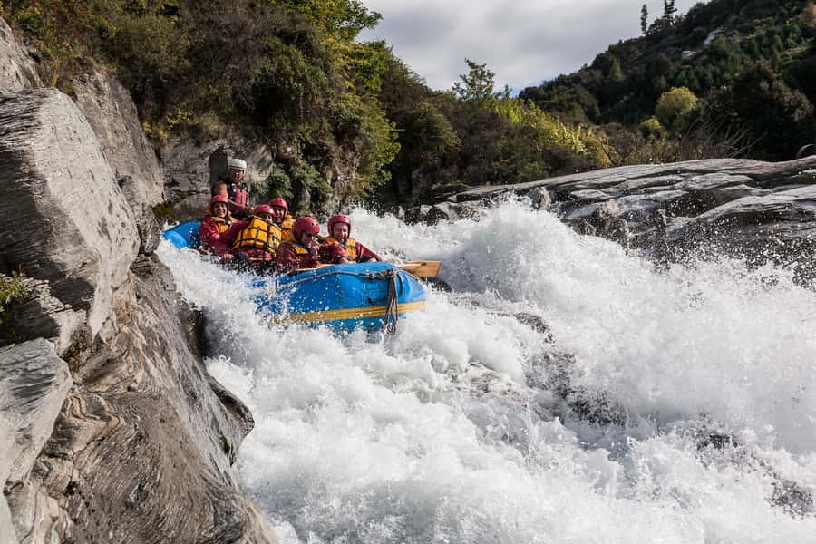 Queenstown: Shotover River Whitewater Rafting Trip - Launching onto the Shotover: 6 grade 4-5 rapids with real variety