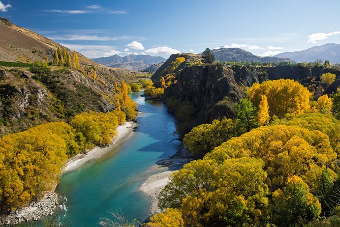 Queenstown Sightseeing Tour: Highlights of Queenstown - Stop 2: Kawarau Suspension Bridge and watching bungy jumps up close