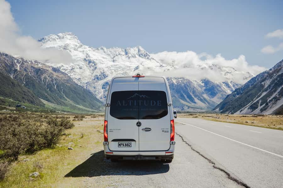 Queenstown: Small Group Mt Cook Day Tour - Omarama, Twizel, and Lake Pukaki, the photo stops that reward good timing