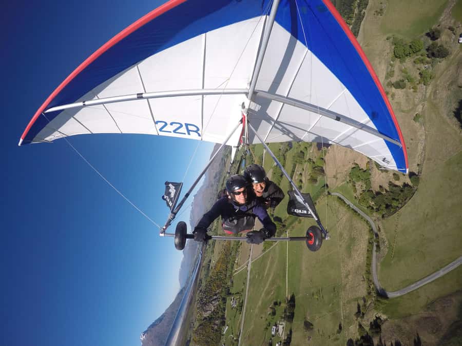 Queenstown: Tandem Hang Gliding Experience - What to bring, and what to wear to feel comfortable