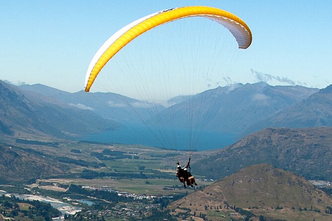 Queenstown Tandem Paragliding from Coronet Peak - The Wakatipu Valley views, and what to look for in the sky