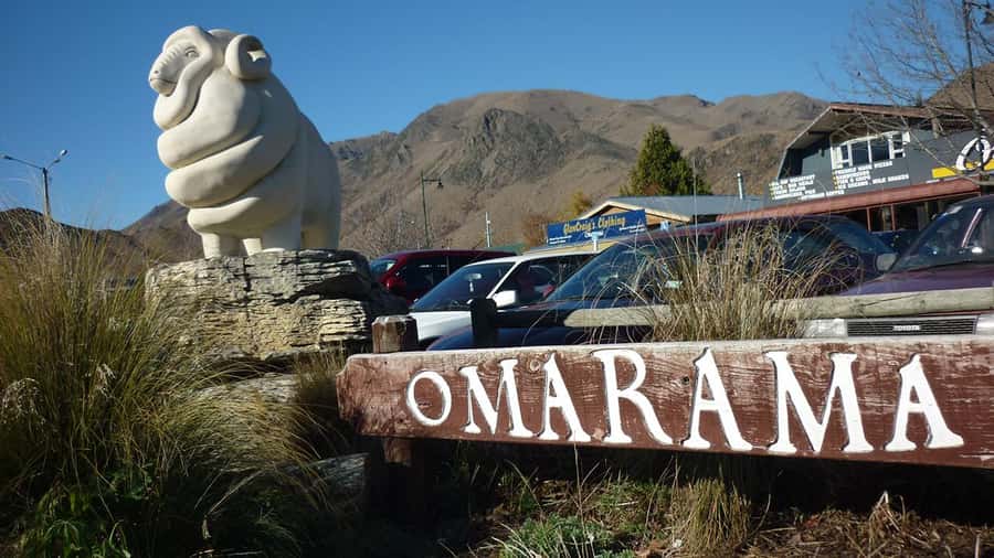 Queenstown to Christchurch via Mt Cook One-Way Tour - Leaving Queenstown: Kawarau Gorge, Cromwell, and Lake Dunstan viewpoints