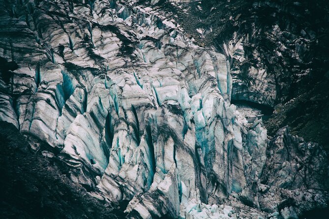 Queenstown to Mt Cook Small Group Tour (One-Way) - Cromwell, Lake Dunstan, and Lindis Pass: alpine road drama