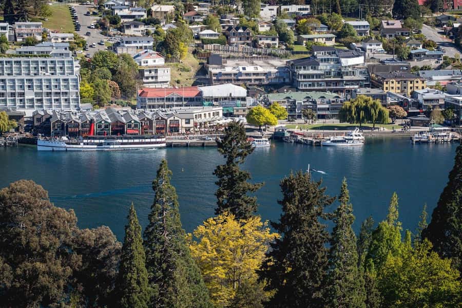 Queenstown: TSS Earnslaw Cruise of Lake Whakatipu - What you can buy on board: tea, coffee, wine, and snacks