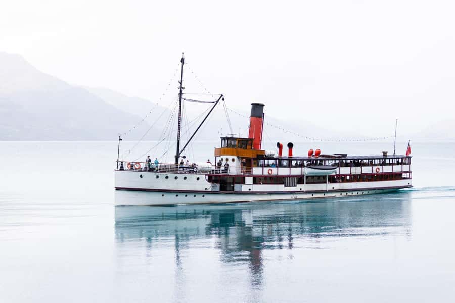 Queenstown: Walter Peak Garden to Table Experience - Native wildlife and conservation, explained where it matters
