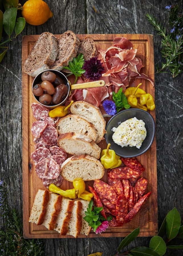 Queenstown: Walter Peak Gourmet BBQ & Lake Whakatipu Cruise - FAQ
