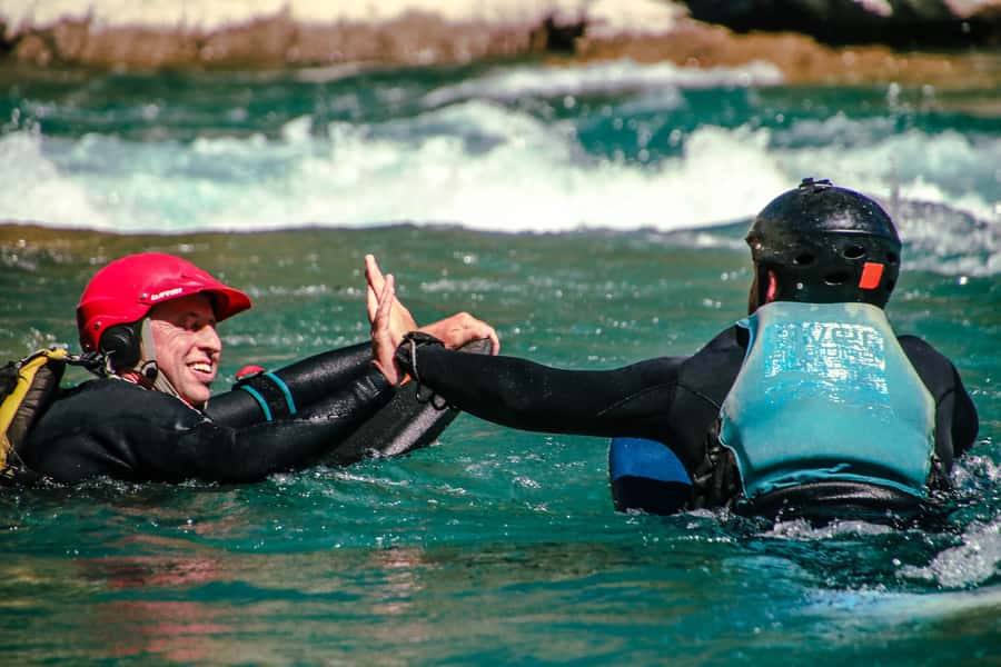 Queenstown: White Water Surfing Along the Kawarau River - Guides, small groups, and what care looks like in fast water