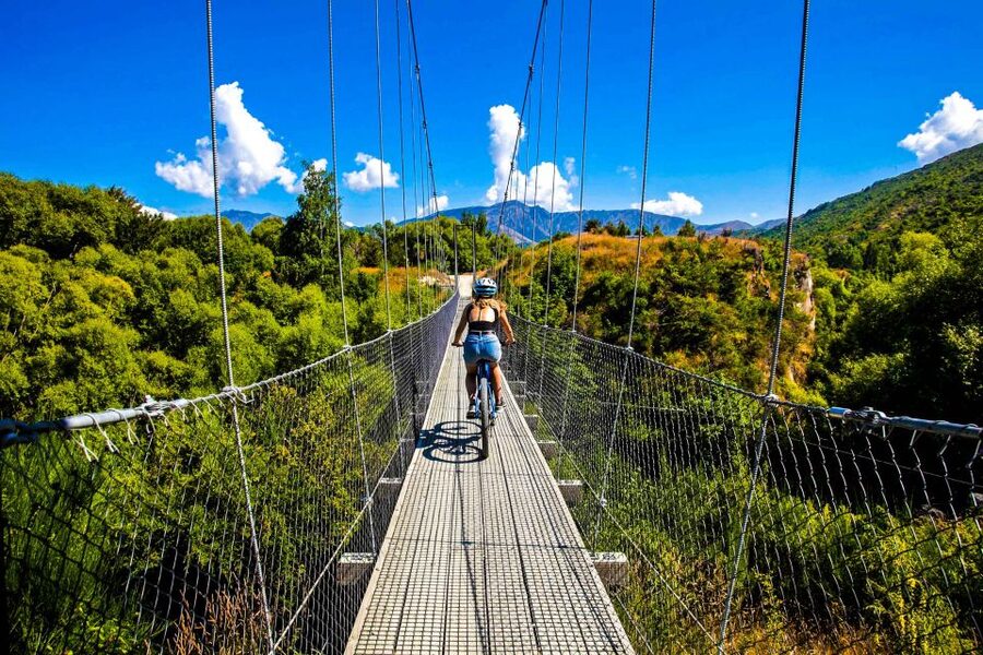 Ride to Riches: Arrowtown to Queenstown with Shuttle - Getting There Right: Pickup, Setup, and Your First Roll