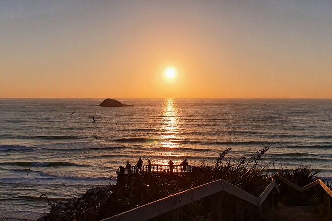 Romantic Auckland Sunset tour with Winery & Thermal pool - Stop 3: Muriwai Beach for the black-sand sunset view