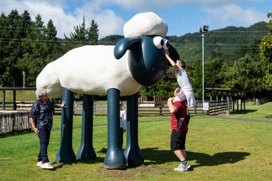 Rotorua: Authentic Kiwi Farm Experience at the Agrodome - Who this Rotorua farm experience is best for