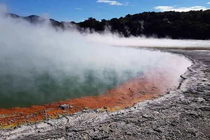 Rotorua based Small Group Morning Tour Waimangu and Wai O Tapu - What the guides add: stories, Māori language, and strong pacing