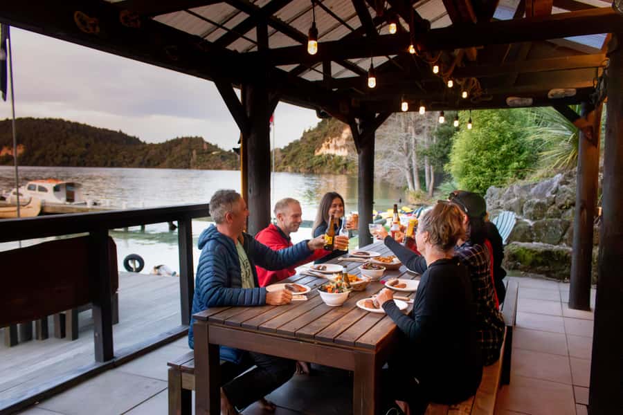 Rotorua: Evening Starlight Gourmet Kayak Tour with dinner - Lake Rotoiti at dusk, and why an evening paddle matters