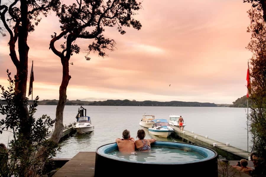 Rotorua: Evening Starlight Gourmet Kayak Tour with dinner - Meeting at Otaramarae Boat Launch near Okere Falls
