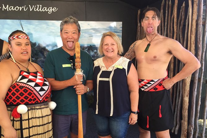Rotorua Highlights Tour - Kuirau Park: Geothermal Walks and the Warm Foot Spa Moment
