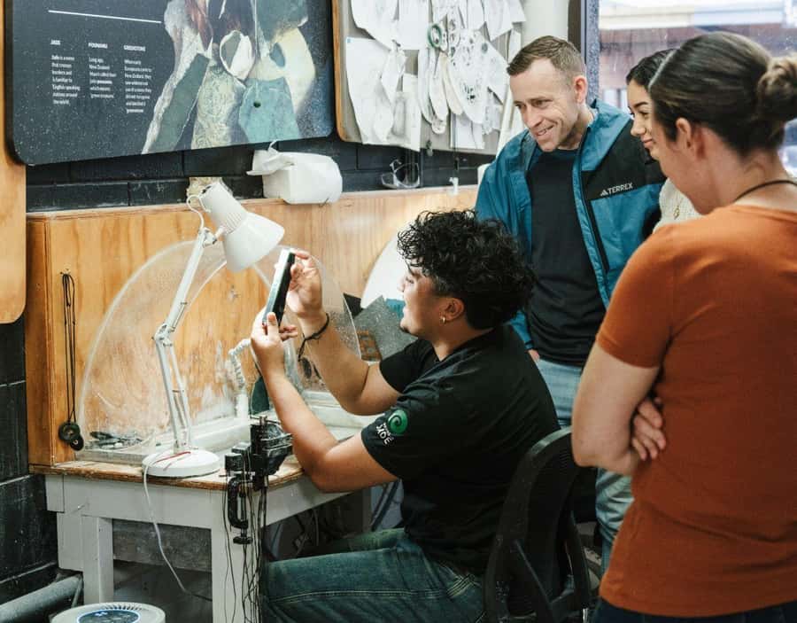 Rotorua: Jade Carving Experience at a Local Studio - Comfort tips, standing time and workshop noise