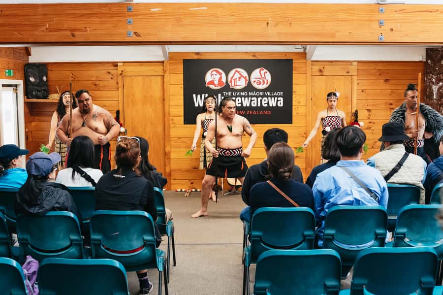 Rotorua: Māori Cultural Performance with Dancing - Seating and Atmosphere: How to Get a Great View Without Stress