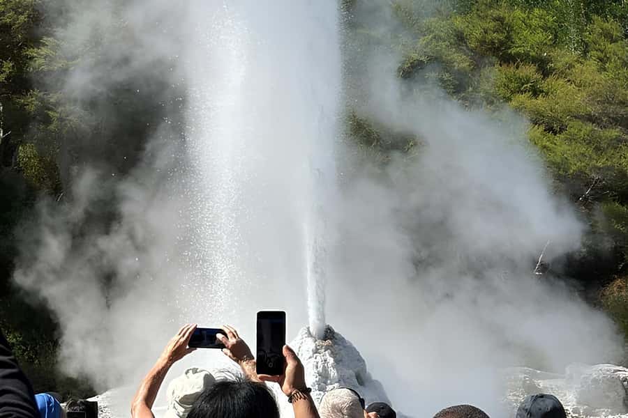Rotorua & Taupo DayTour Waiotapu & Huka Falls from Auckland - Key highlights worth getting excited about