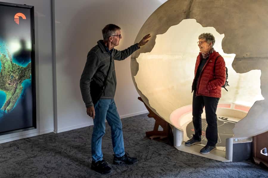 Rotorua: The National Kiwi Hatchery Kiwi Encounter Tour - The nocturnal house: how to see adult kiwis without the night search