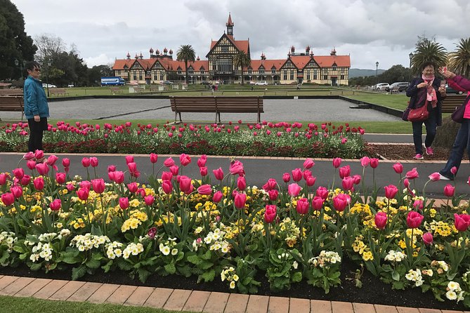 Rotorua via Kiwi/lakes country & a visit to iconic Whakarewarewa - Rotorua’s Government Gardens and the Bathhouse stop