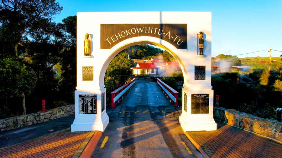 Rotorua: Whakarewarewa Village Guided Tour - Rotorua’s Whakarewarewa Village feels like a place people live