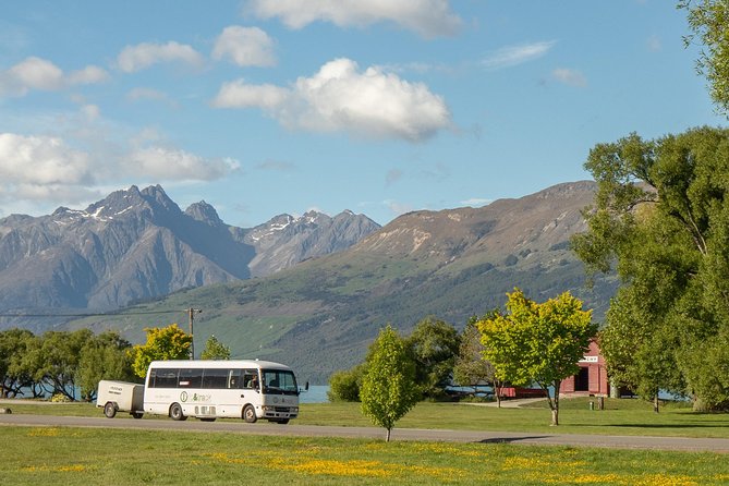 Routeburn Track Guided Hike (Full Day) - Snacks, lunch, and bottled water, how they keep you on pace