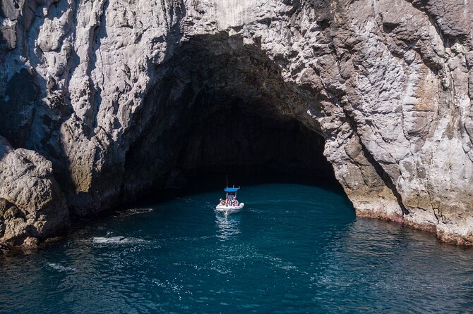 Sea Cave Adventures in the Coromandel - Stop at the Esplanade: getting oriented in Whitianga