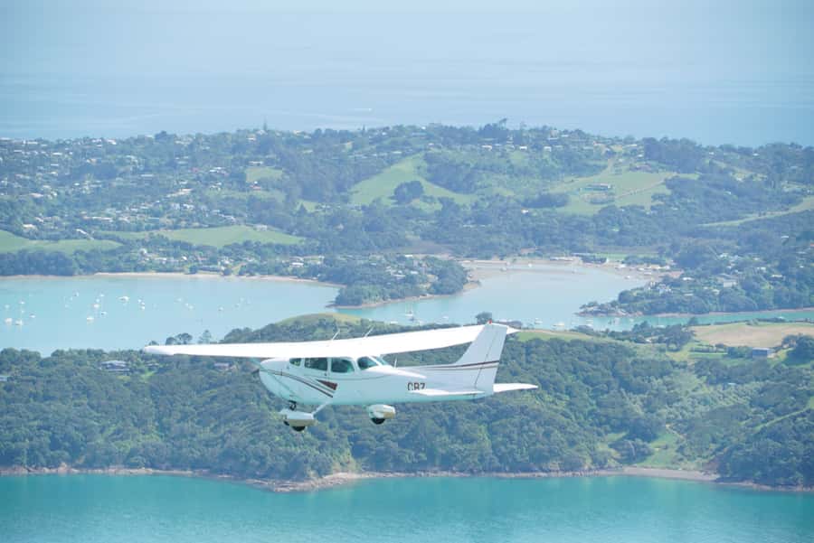 Sea, Land & Sky Premium Package - The Cessna 172 scenic flight: what you see and why 30 minutes is enough