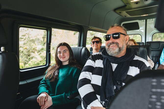 Seal Coast Safari - Exclusive access to Wellington's secret coast - How to get the best photos without stressing the day