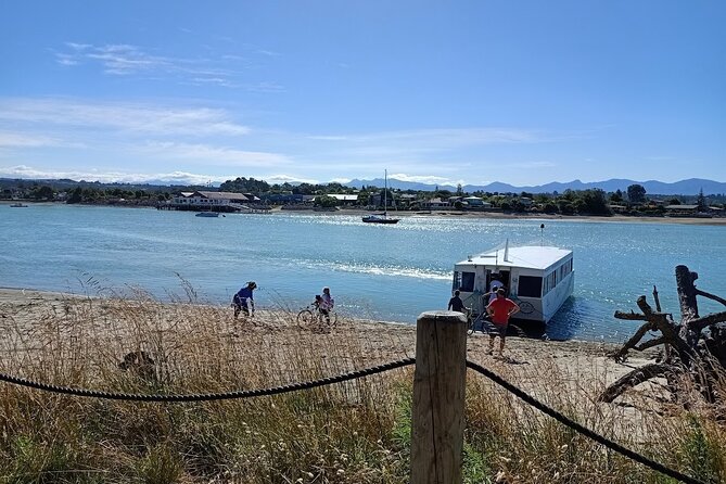 Self-guided E-bike cycle tour with private wine tasting - Self-Guided Setup: Map, Briefing, and Private Group Comfort