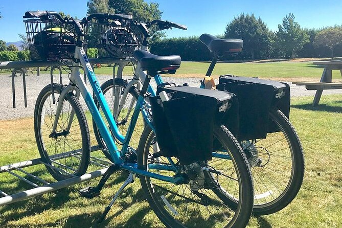 Self-Guided Wine Tours by Bike with Lorelle & Greg - Lunch that fits the ride, not the other way around