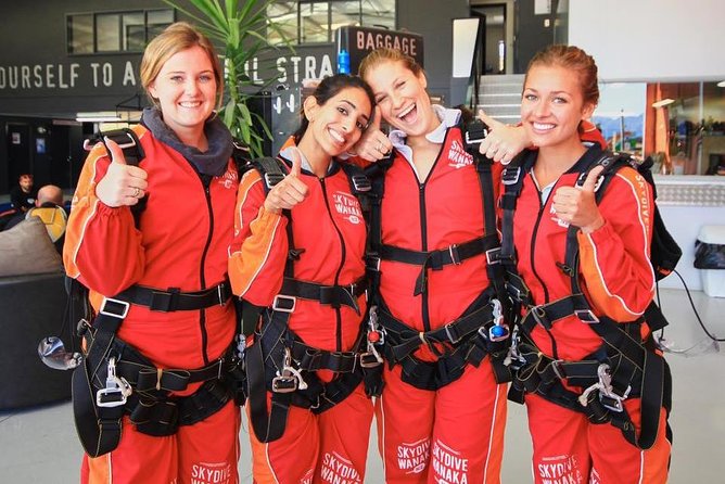 Skydive Wanaka - Getting there: Wanaka i-Site to the drop zone